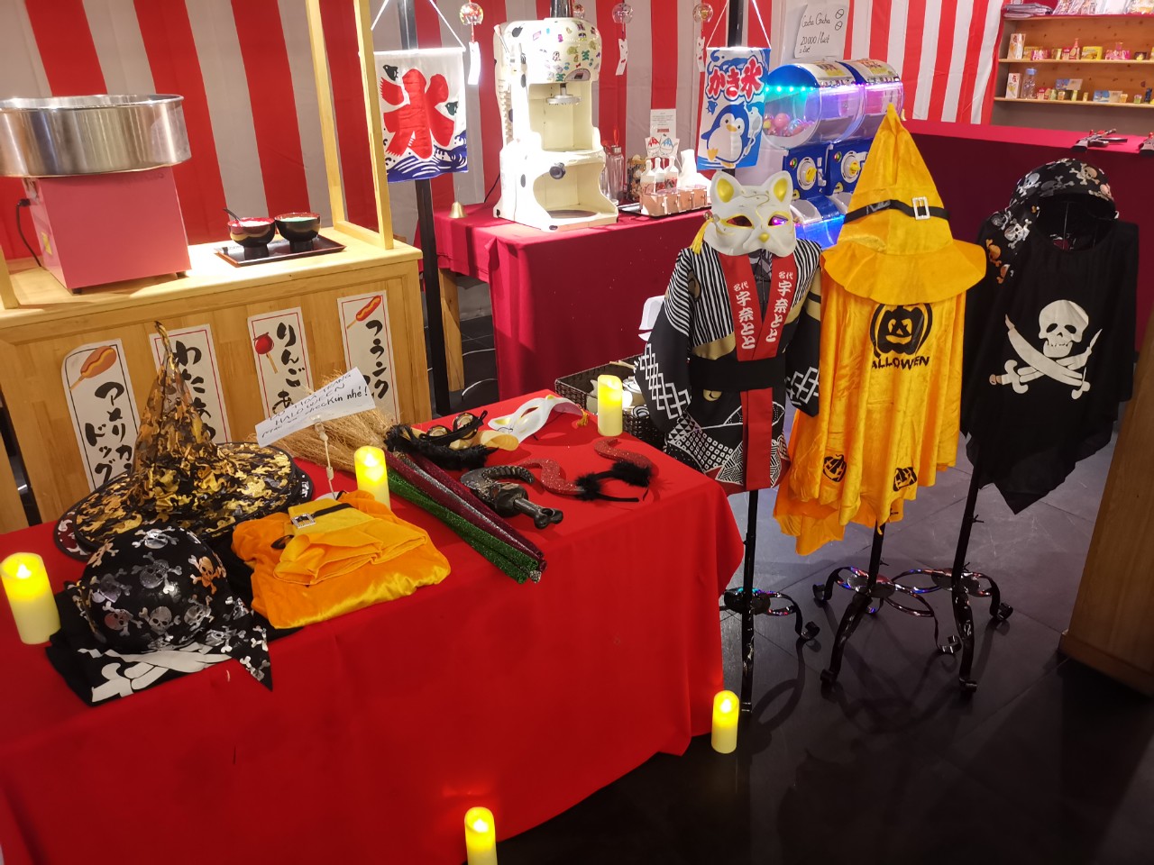 ( Trang phục Halloweeen coslay miễn phí )