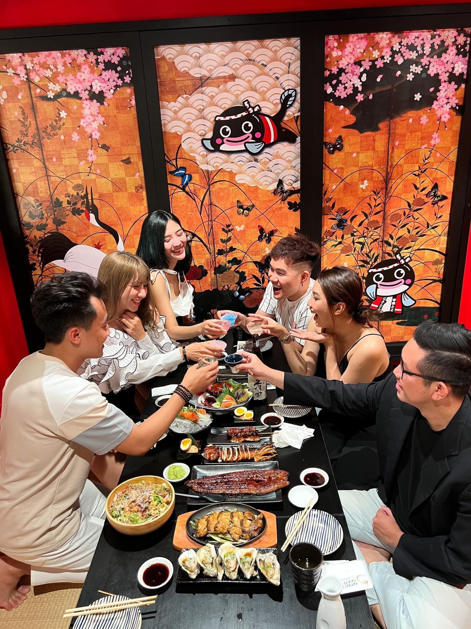 Tiệc tất niên tại Unatoto