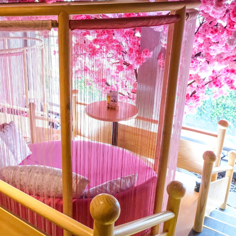 không gian riêng tư và lãng mạn tại Izakaya Unatoto Chi Nhánh Nguyễn Thị Thập