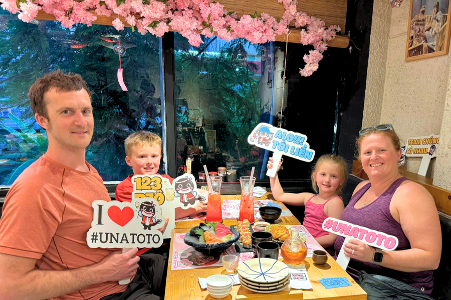 Sum họp trong mùa hoa nở