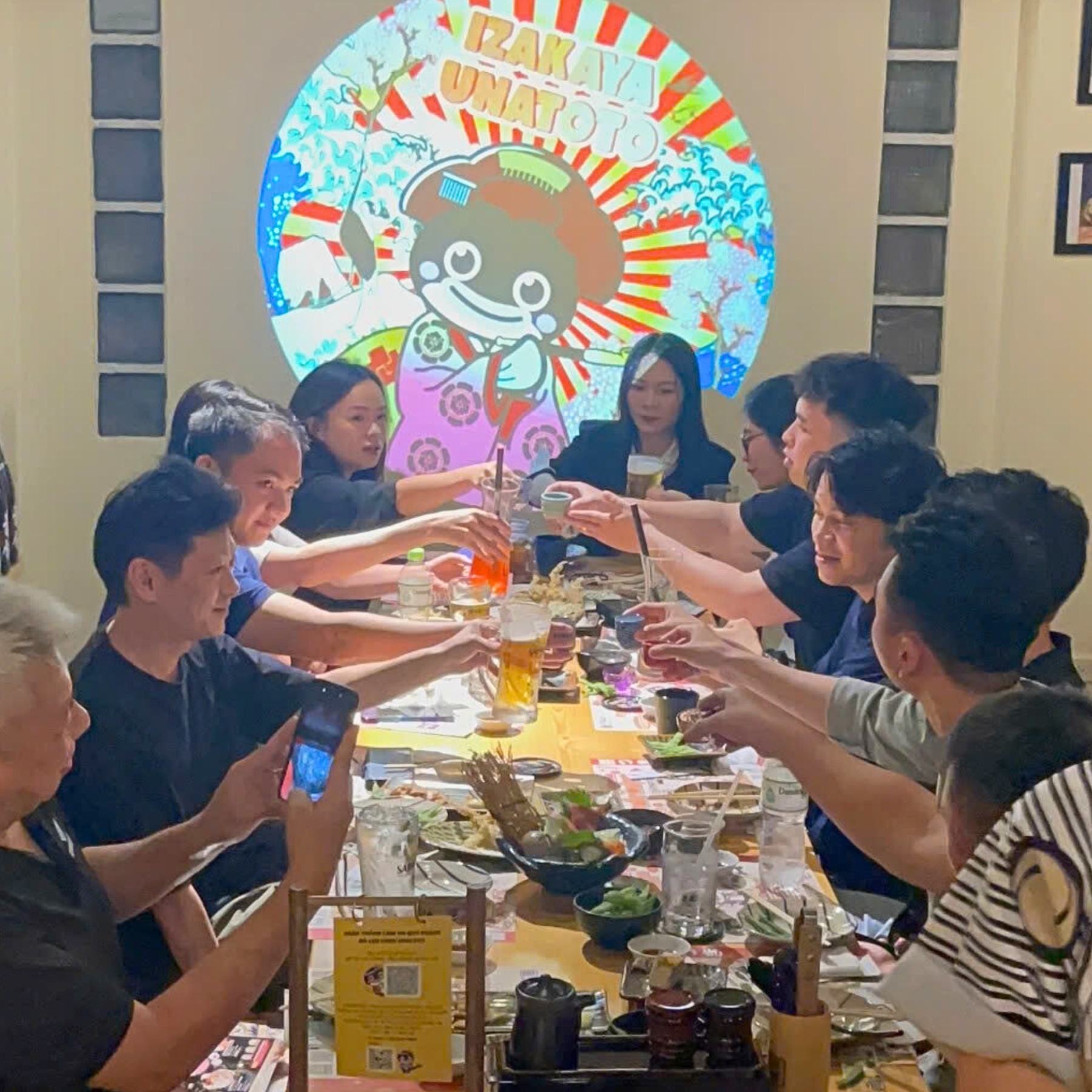 Đón Lễ Cùng Đồng Nghiệp Sau Những Giờ Làm