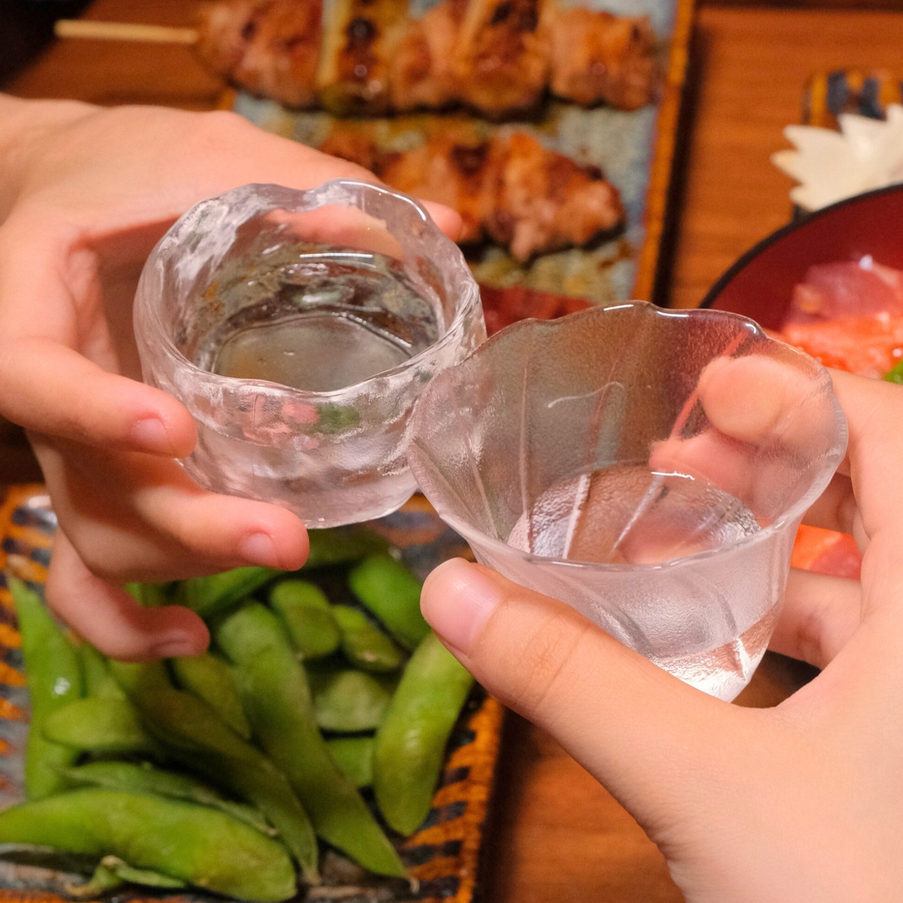 Vì Sao Sake 300ml Phù Hợp Cho Buổi Hẹn 1–3 Người?